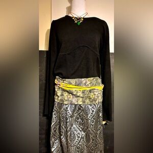 NWOT No Boundaries Black Cropped Crew Neck Ribbed Sweater❣️